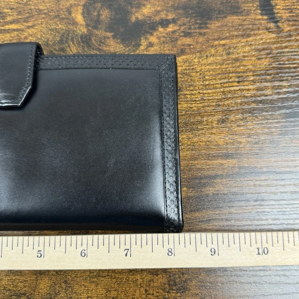 Isaac Mizrahi Passport Wallet Multiple‎ Slip Pockets Black Snap Closure